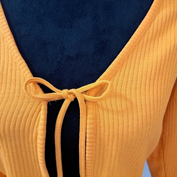 H&M  Orange Tie Front Jeresy Knit    Size M - Picture 2 of 9